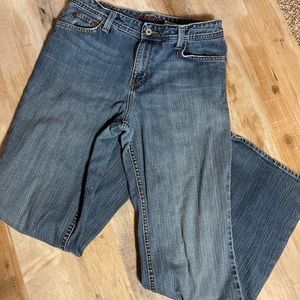 Women’s Eddie Bauer jeans 8